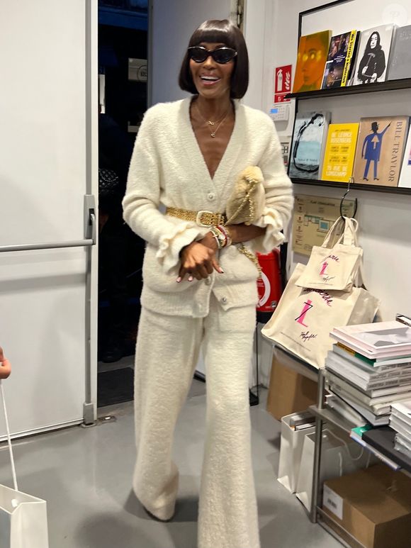 Depuis le décès du créateur, le 7L est toujours un espace culturel. Il accueille régulièrement des expositions ou encore des dédicaces comme celle de Naomi Campbell.

Exclusif - Naomi Campbell rayonne en blanc lors de sa séance de dédicace à la Librairie 7L, dans le quartier St. Germain à Paris, pour promouvoir son livre 'NAOMI, In Fashion'.

©BestImage