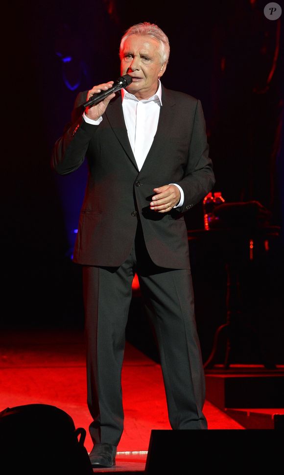 Michel Sardou en concert a l'Olympia a Paris le 7 juin 2013.