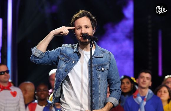 Vianney - Les personnalités se mobilisent lors de la 37ème édition du Téléthon sur le plateau de France 2, avec pour parrain Vianney, le 9 décembre 2023. © Coadic Guirec / Bestimage