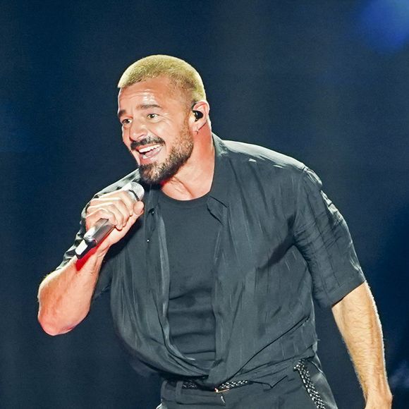 Toutefois, malgré la panique générale et les conseils de ses proches, l'interprète a choisi de remonter sur scène pour honorer son public.

Ricky Martin a fasciné la foule à guichets fermés au Polo Field de Buenos Aires, le 17 avril 2025.

© 2026 RS Fotos/The Grosby Group