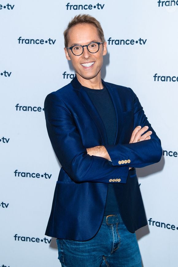 Damien Thévenot lors du photocall dans le cadre de la conférence de presse de France Télévisions au Pavillon Gabriel à Paris, France, le 24 août 2021. © Pierre Perusseau/Bestimage