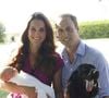 Leur chienne Orla, un cocker spaniel noir offert par James Middleton en 2020, a récemment mis bas...
Photos officielles du Prince William, de sa femme Catherine Kate Middleton, la duchesse de Cambridge, et de leur fils le Prince George de Cambridge, a Londres, le 19 aout 2013. La famille pose dans le jardin de chez Kate avec leurs chiens Lupo et Tilly.