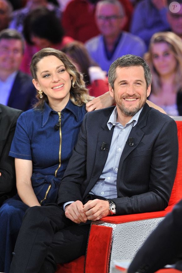 “Quatre vols magnifiques ! De très beaux souvenirs !!! Vivement plein d’autres quand je pourrais après le travail !”, s’enthousiasme-t-il

Exclusif - Marion Cotillard et Guillaume Canet - Enregistrement de l'émission "Vivement Dimanche prochain" présentée par M.Drucker et diffusée le 5 mai sur France 2. Le 29 avril 2019 © Guillaume Gaffiot / Bestimage