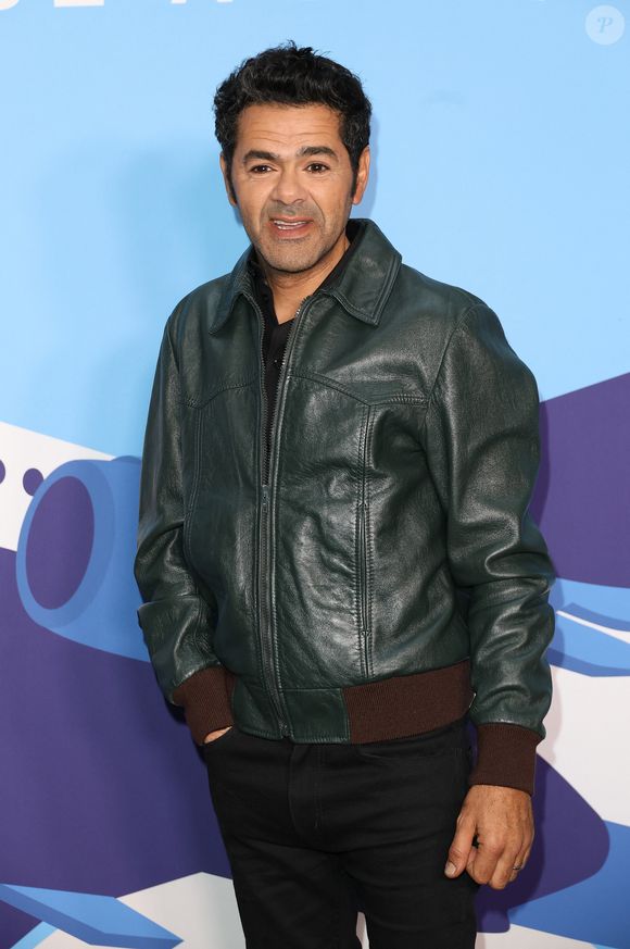 Ce mercredi 18 juin 2025, Jamel Debbouze fêtait ses 50 ans.

Jamel Debbouze  à l'aant-première du film "Terminal" au Cinéma Max Linder à Paris, le 8 Avril 2024. 

Photo : Coadic Guirec / Bestimage