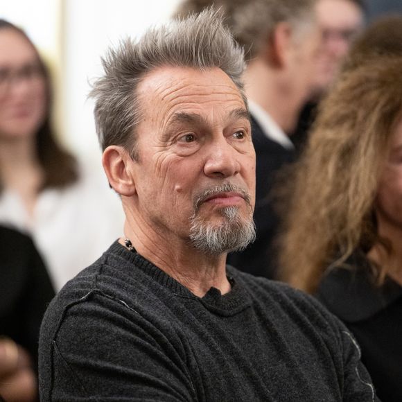 C'est une affaire qui vient de trouver son dénouement devant la justice. 

Florent Pagny - Cérémonie de la remise de la médaille de chevalier de l'ordre des arts et des lettres à Alexandre Kirchhoff, PDG du label Capitol Music France par R.Dati au Ministère de la Culture à Paris
© Cyril Moreau / Bestimage