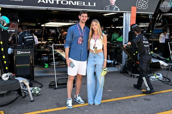 Thibaut Courtois et sa femme Mishel Gerzig - Célébrités lors du Grand Prix de Formule 1 (F1) Tag Heuer de Monaco le 25 mai 2025. © Lionel Urman/Bestimage