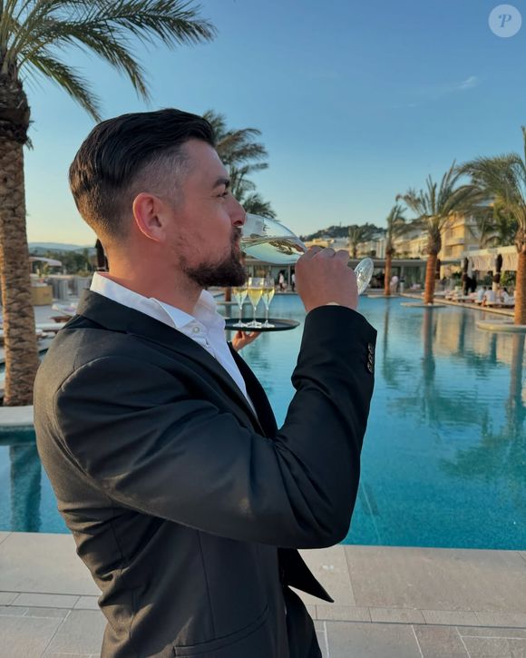 Un ancien candidat de l'émission "Mariés au premier regard" attend des jumeaux ! 

Bruno Vieira, ancien candidat de "Mariés au premier regard" 6, sur Instagram