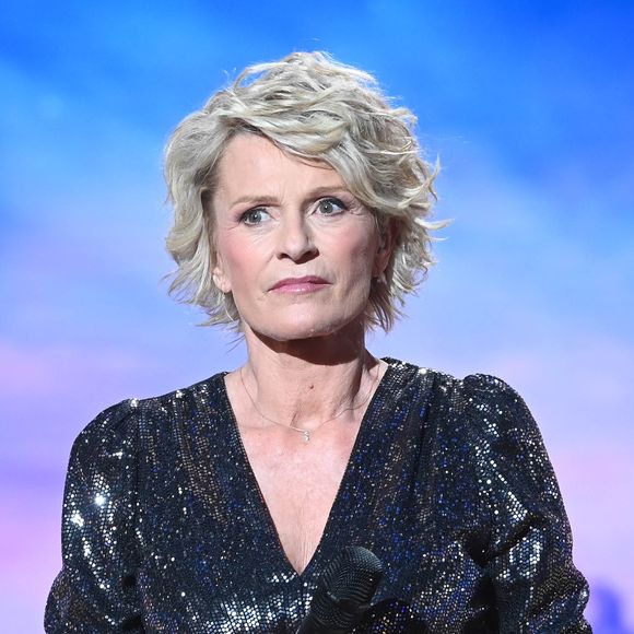 Sophie Davant - Les personnalités se mobilisent lors de la 36ème édition du Téléthon sur le plateau de France 2, avec pour parrain K.Adams. 
© Coadic GUIREC / Bestimage