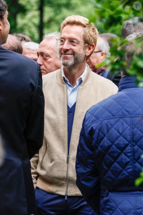 Alexandre Delpérier à la sortie des obsèques du journaliste Daniel Bilalian en l'église Saint-Pierre de Neuilly-sur-Seine, FRance, le 22 mai 2025. © Clovis-Ouahcene/Bestimage