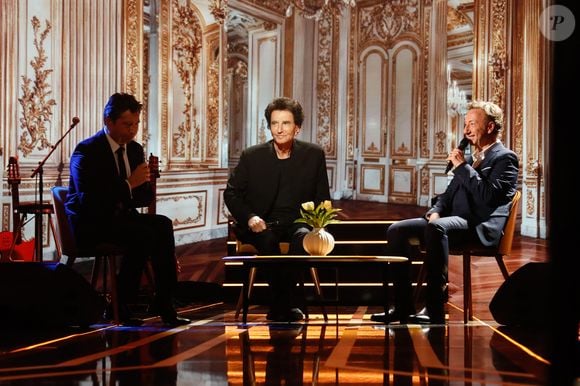 Exclusif - Laurent Gerra, Jack Lang, Stéphane Bern lors de l'enregistrement de l'émission "Laurent Gerra, l'anniversaire événement" présentée par S.Bern et qui sera diffusée le 7 juin 2025 sur France 2, au théâtre Marigny, à Paris, France, le 28 avril 2025. © Clovis-Moreau/Bestimage