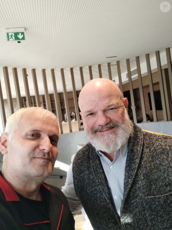 Il tient un restaurant de tapas à Marseille.

Antonio, patron d'un restaurant de tapas à Marseille, est passé dans "Cauchemar en cuisine".
