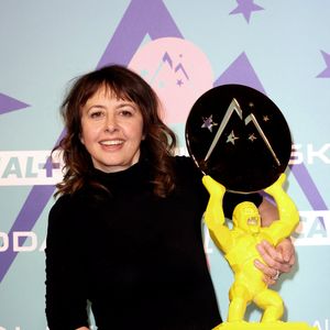 Valérie Bonneton reçoit le Prix Isére dans le cadre du 27éme Festival International du Film de Comédie de l'Alpe d'Huez le 18 Janvier 2024. © Dominique Jacovides/Bestimage