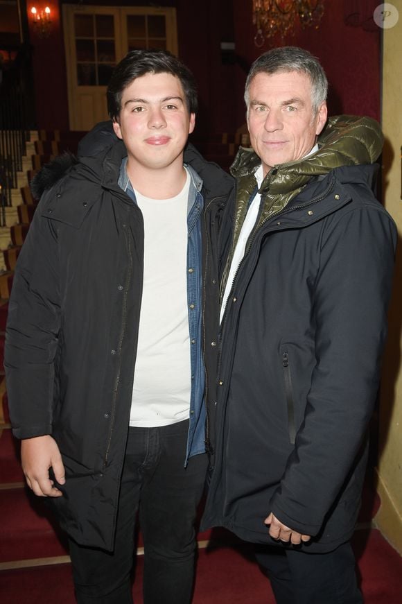 Bruno Gaccio et son fils Enzo à la générale du woman show "Vive Demain !" de Michèle Bernier au théâtre des Variétés à Paris, le 28 janvier 2019. 

Photo : Coadic Guirec / Bestimage