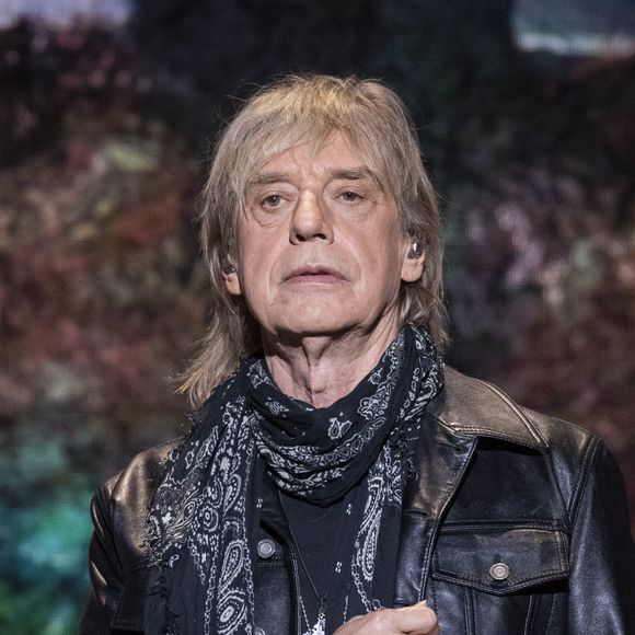 L'église de Villes-sur-Auzon est fermée car son état est jugé trop dangereux. La toiture, les vitraux et les façades intérieures nécessitent une rénovation urgente. 

Enregistrement de l'émission "Joyeux anniversaire Renaud" au Dôme de Paris, diffusée le 10 mai sur France 2

Exclusif © Cyril Moreau / Bestimage