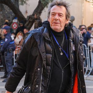 L’actrice était une fidèle téléspectatrice de l’émission Les 12 Coups de Midi, qu’elle regardait quotidiennement.

Jean-Luc Reichmann - Arrivées aux obsèques de Brigitte Bardot en l'église Paroissiale Notre-Dame-de-l'Assomption de Saint-Tropez, France, le 7 janvier 2026.   © Jacovides-Moreau/Bestimage