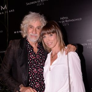 Le musicien Louis Bertignac et son épouse Laetitia ont posé leurs valises en Polynésie française.

Louis Bertignac et sa femme Laetitia à l'hôtel Salomon de Rothschild à Paris © Rachid Bellak/Bestimage
