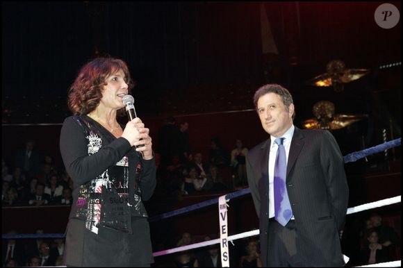 Michel Drucker et Stéphanie Fugain, lors du Gala du ring 2005 au cirque d'hiver au profit de l'association Laurette Fugain.

© COADIC GUIREC / BESTIMAGE