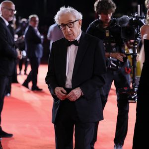 Valérie Lemercier, Woody Allen, Lou de Laage assistent à un tapis rouge pour le film "Coup De Chance" au 80ème Festival International du Film de Venise le 04 septembre 2023 à Venise, Italie. Photo par Marco Piovanotto/ABACAPRESS:COM