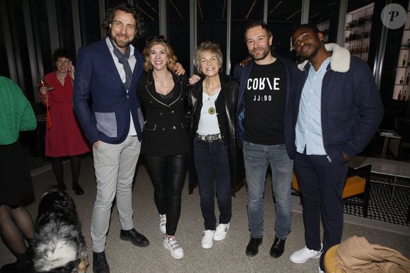 Exclusif - Véronique Jannot, Juliette Tresanini et Charles Lelaure et Guest lors de la soirée de lancement du livre de Juliette.Tresanini "Ces phrases qui changent la vie" (éditions Marabout) à Paris le 21 mars 2022.
© Denis Guignebourg / Bestimage