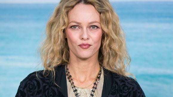 Vanessa Paradis perd ses moyens lors de la visite d'un lieu emblématique pour l'enregistrement de son nouvel album