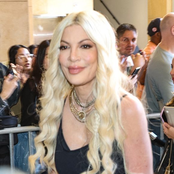Tori Spelling arrive aux iHeartRadio Awards, le 1er avril 2024. 

Photo : Backgrid USA / Bestimage