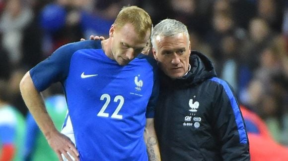 Ancien international français passé par les plus grands clubs, il est désormais vendeur dans un magasin Intersport