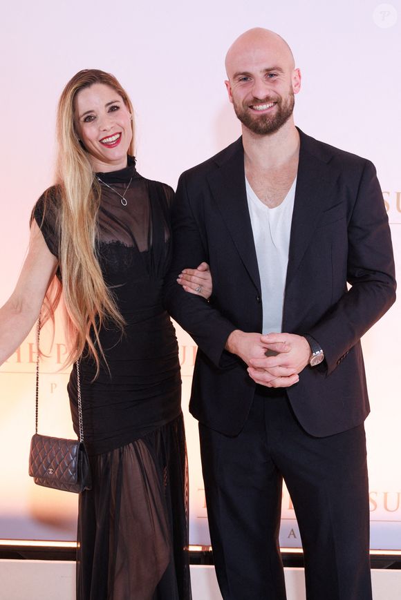 Claire Francisci et François alu assistent à un photocall pour le Gala d'Hiver du Peninsula Paris, avec un cocktail dînatoire orchestré par le Chef Exécutif David Bizet et le Chef Pâtissier Anne Coruble à l'hôtel Peninsula à Paris, France, le 27 novembre 2025. Photo by David Boyer/ABACAPRESS.COM