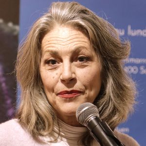 Le plus jeune fils de Lio, Diego, a mis fin à ses jours.

Exclusif - Lio lors de l'exposition "Ode à l'art féminin" à la galerie Amarrage à Saint-Ouen

Photo : Cédric Perrin / Bestimage