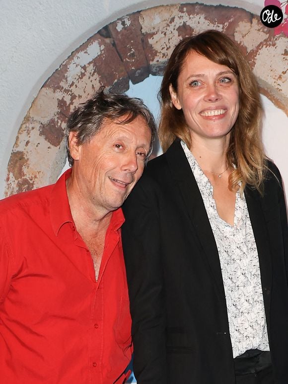 Antoine de Maximy et sa compagne Magalie Benet - Soirée de gala pour la première de la comédie musicale "Mamma Mia ! Le Musical" au Casino de Paris le 26 octobre 2023. © Coadic Guirec/Bestimage