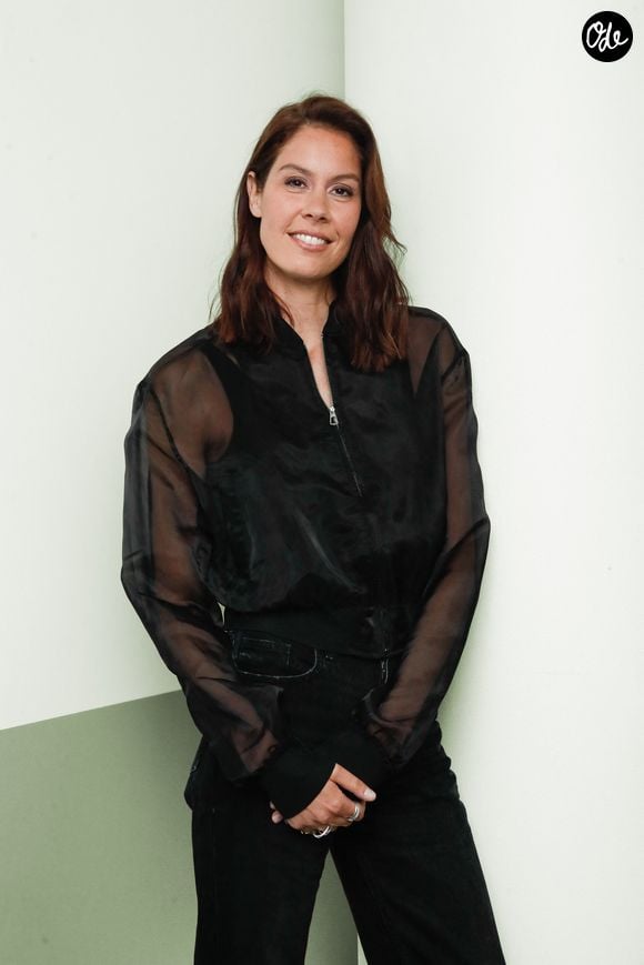 Exclusif - Fanny Leeb lors du backstage de l'enregistrement de l'émission "Famille je vous aime" présentée par M. Drucker et qui sera diffusée le 13 juin 2025 sur France 3, aux Studios rive gauche à Paris, France, le 15 avril 2025. © Clovis-Gaffiot/Bestimage