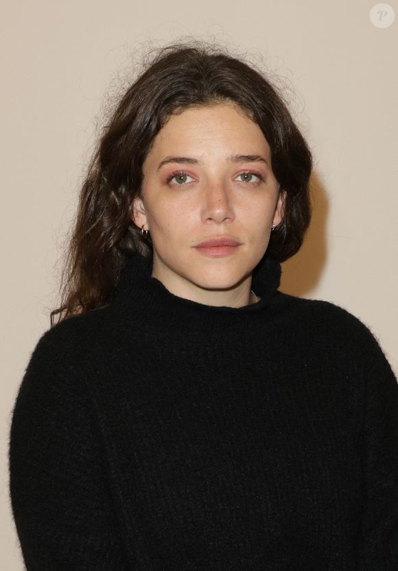 Zoé Adjani lors de la générale de la pièce "Les Caprices de Marianne" au Théâtre des Gémeaux Parisiens le 8 janvier 2025.

© Coadic Guirec / Bestimage