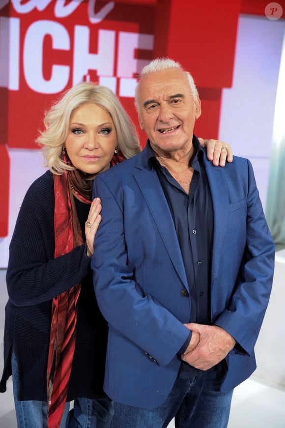 Exclusif - Michel Fugain et son épouse Sanda  - Enregistrement de l'émission Vivement dimanche au studio Rive Gauche à Paris, présentée par Michel Drucker et diffusée le 9 février sur France 3. © Guillaume Gaffiot/Bestimage