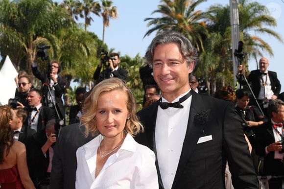 En effet, à 54 ans, ce haut fonctionnaire n'est autre que le vice-président de Meta (Facebook, Instagram, WhatsApp) pour l’Europe du Sud. 

Caroline Roux et son mari Laurent Solly - Montée des marches du film « Triangle of Sadness (Sans filtre) » lors du 75ème Festival International du Film de Cannes. Le 21 mai 2022
© Rachid Bellak / Bestimage