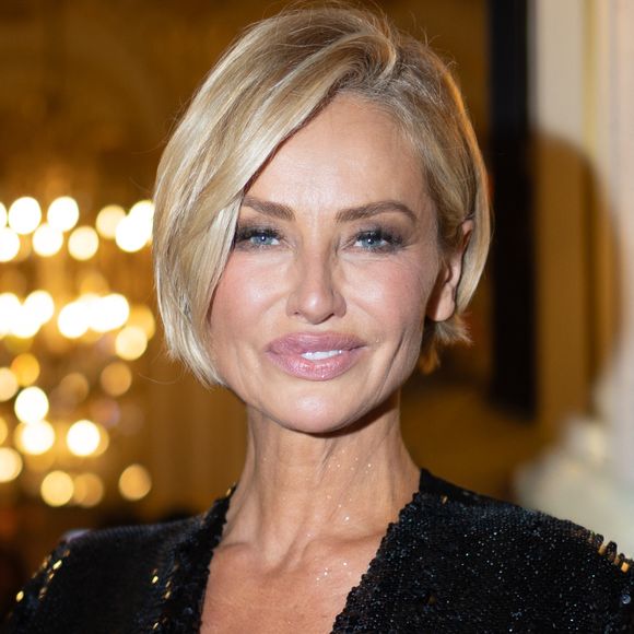 Interrogée dans l'émission "50'Inside" ce samedi 8 novembre 2025, la mannequin s'est laissée envahir par l'émotion en évoquant sa nouvelle vie avec Marc Lavoine. 

Adriana Karembeu à la soirée de lancement du parfum Forbidden Whisper de la maison HFC Paris à l'hôtel Meurice à Paris le 8 octobre 2025.

© Sébastien Frémont / Bestimage