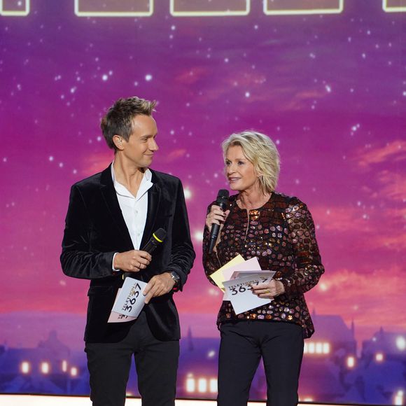 Sophie Davant, Cyril Féraud lors de la soirée de lancement de la 39ème édition du Téléthon sur France 3 aux Studios du Lendit à Saint-Denis, France, le 5 décembre 2025. © Anne-Sophie Guebey/Bestimage