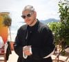 Il a ensuite acheté une maison avec piscine, et a adopté cinq chiens.

Mosimann lors de la préparation d’un DreamTrackn lors du 79ème Festival International du Film de Cannes le 15 mai 2026. © Jack Tribeca / Bestimage