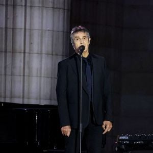 Julien Clerc lors de la cérémonie de panthéonisation de Robert Badinter , ancien ministre de la Justice et président du Conseil constitutionnel , à Paris le 9 octobre 2025, date anniversaire de la promulgation de la loi portant abolition de la peine de mort.
© Dominique Jacovides / Bestimage