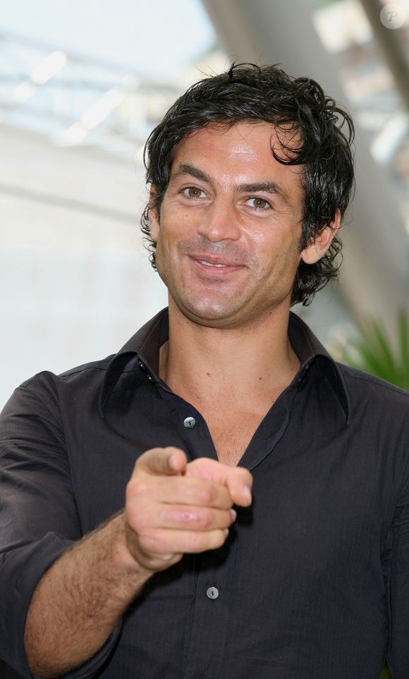 Filip Nikolic de la série française 'Navarro' pose pour des photos au forum Grimaldi lors du 47ème Festival de Télévision de Monte-Carlo à Monaco, le 14 juin 2007. Photo par Denis Guignebourg/ABACAPRESS.COM