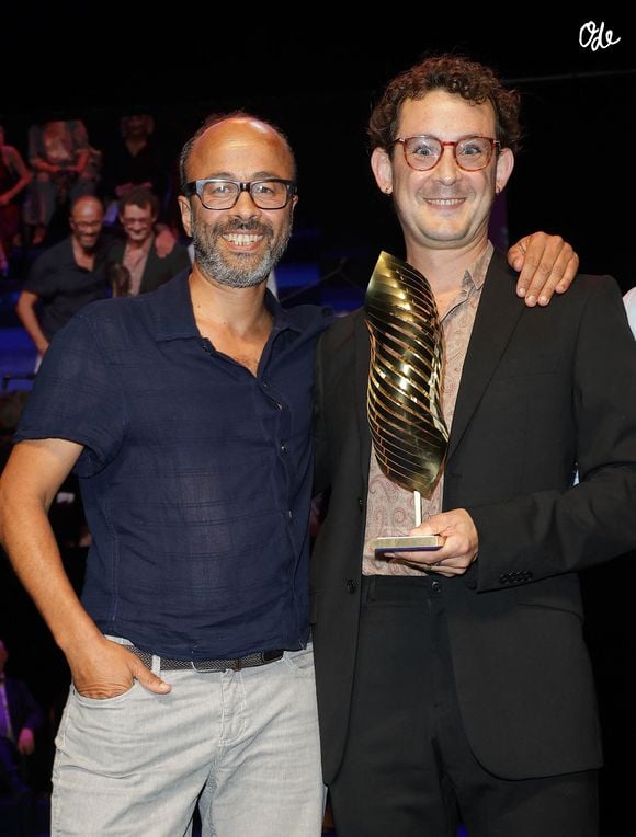 Khalil Cherti et Simon Serna (Prix Valois du meilleur scénario) lors de la cérémonie de clôture lors de la 19ème édition du festival du film francophone d'Angoulême, France, le 29 août 2026. © Coadic Guirec/Bestimage
