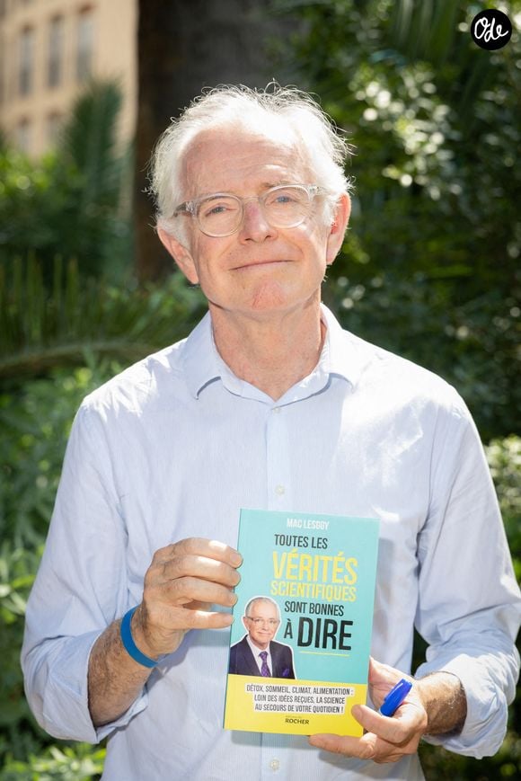 Mac Lesggy participe au 30e Festival du livre de Nice, au Jardin Albert Ier à Nice, en France, le 29 mai 2026. Photo : Shootpix/ABACAPRESS.COM