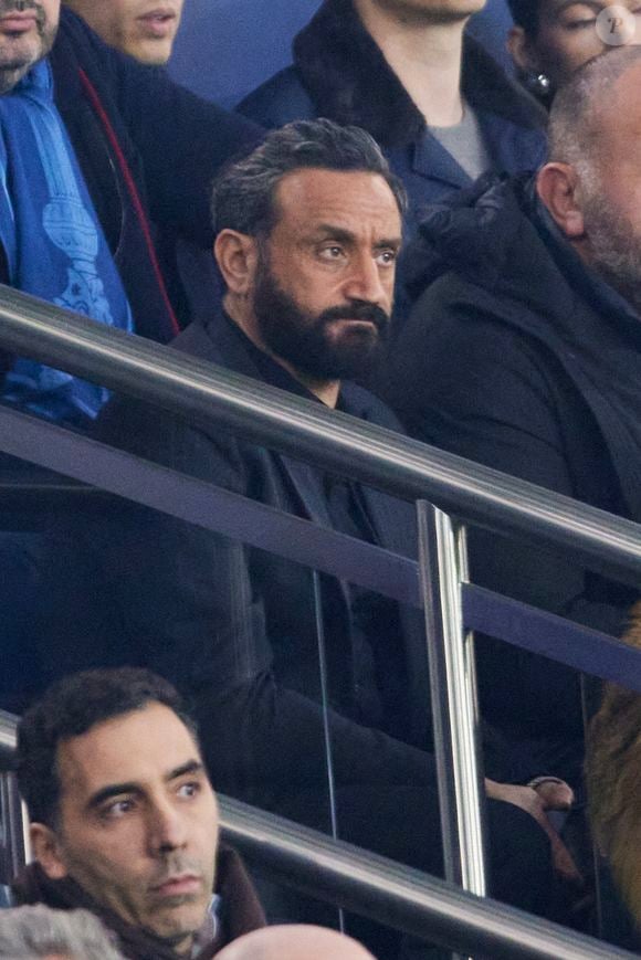 Cyril Hanouna - Célébrités assistent au 1/8e de finale aller de la Ligue des champions 2024-25 entre le PSG contre Liverpool (0-1) au Parc des Princes à Paris le 5 mars 2025. © Cyril Moreau/Bestimage