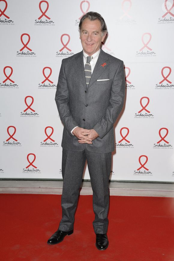 William Leymergie pose lors d'un photocall pour la soirée de lancement du Sidaction 2011 au Musée du quai Branly à Paris, France, le 9 mars 2011. Photo par Alban Wyters/ABACAPRESS.COM