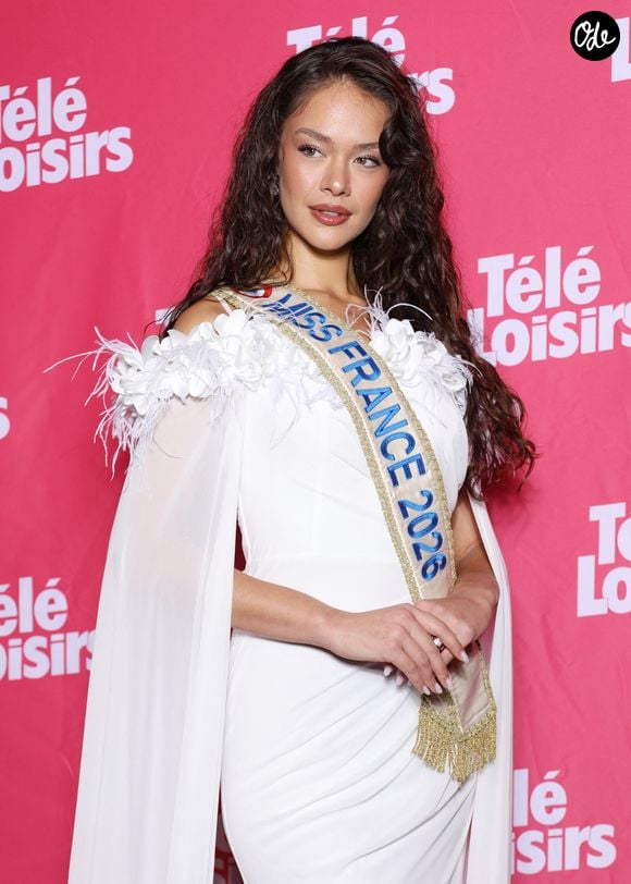 Hinaupoko Deveze (Miss France 2026) - Photocall des "Télé Loisirs Awards" au Casino de Paris le 29 Septembre 2026. © Denis Guignebourg/Bestimage