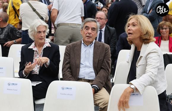 François Fillon et sa femme Pénélope Fillon, Valérie Pécresse - Les célébrités lors de la grande messe du pape Leon XIV sur la place de la Concorde à Paris, le 26 septembre 2026. Entre l’avenue des Champs-Elysées et la place de la Concorde, 700.000 fidèles et curieux, venus des quatre coins du globe, se sont rassemblés pour participer à la messe célébrée par le Saint Père. Le voyage apostolique, du 25 au 28 septembre 2026, se poursuivra à Lourdes et Metz. © Jacovides / Moreau / Bestimage