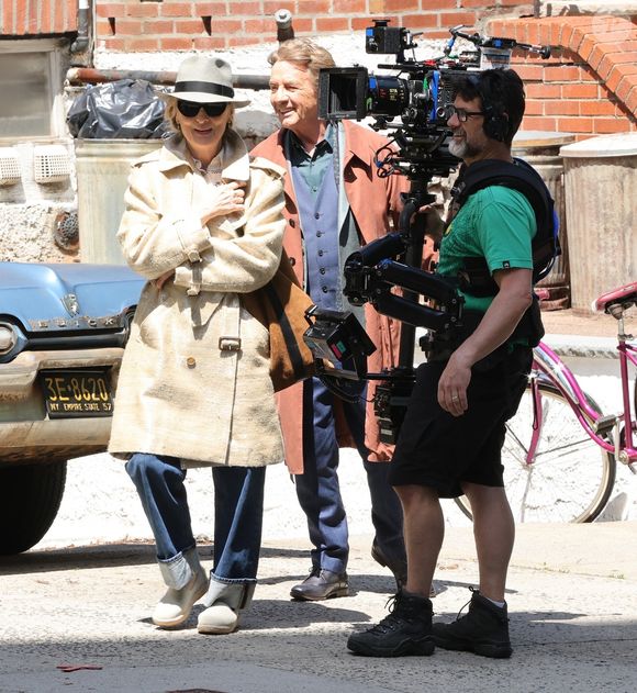 Selena Gomez, Meryl Streep, Martin Short et Steve Martin s'amusent sur le plateau de tournage du film Only Murders in the Building dans le Queens.

Backgrid USA / Bestimage