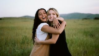 Passer du temps avec des amis était agréable, mais maintenant vous vous sentez plus seul : la psychologie explique pourquoi