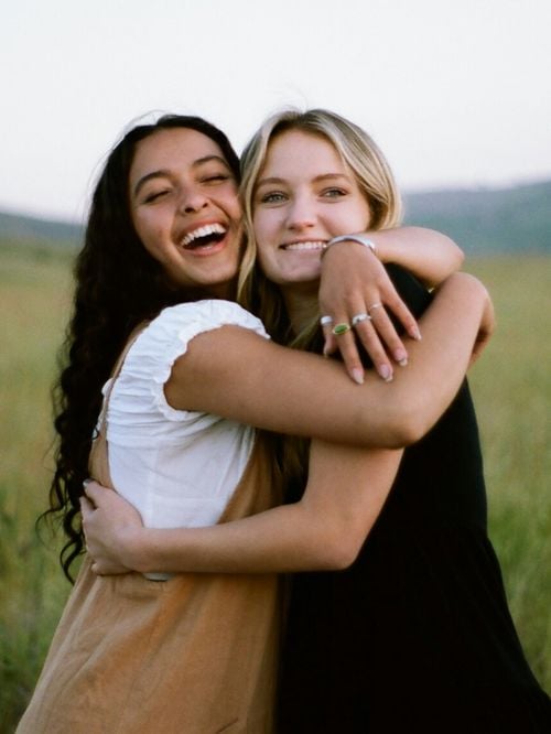Passer du temps avec des amis était agréable, mais maintenant vous vous sentez plus seul : la psychologie explique pourquoi