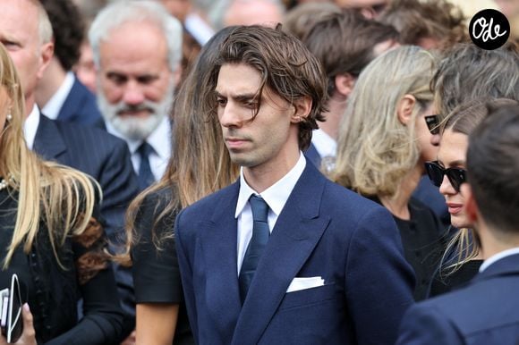 Carlo Agostinelli, le fils de la défunte - Sortie des obsèques de Mathilde Favier en l'église Saint-Sulpice à Paris le 31 aout 2026. © Dominique Jacovides-Cyril Moreau/Bestimage