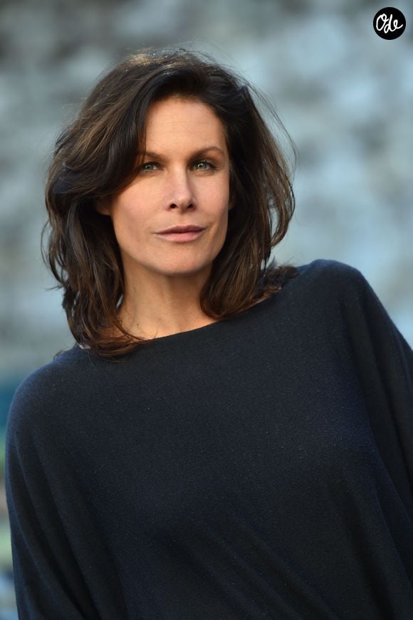 L’actrice de 54 ans, longtemps associée à ses cheveux bruns, a adopté une nuance lumineuse et ensoleillée.

Astrid Veillon participe à la campagne "Lecture pour tous" au collège Ségurane à Nice. © Bruno Bebert / Bestimage