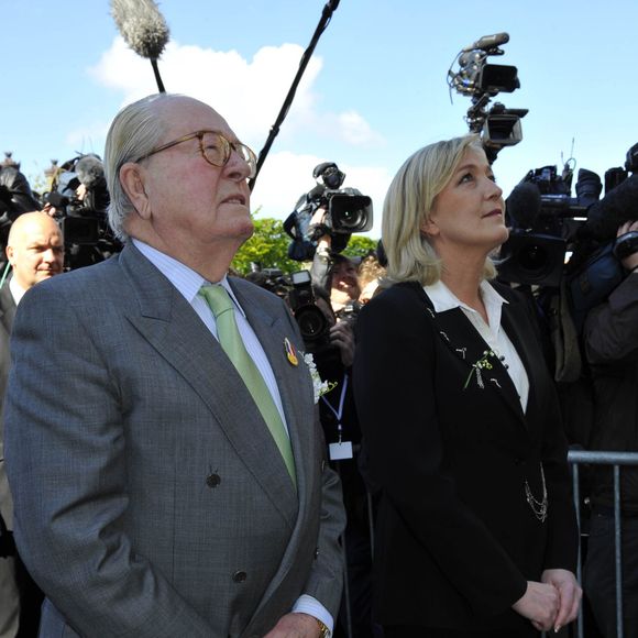 Archives - Marine Le Pen et Jean-Marie Le Pen en 2012.